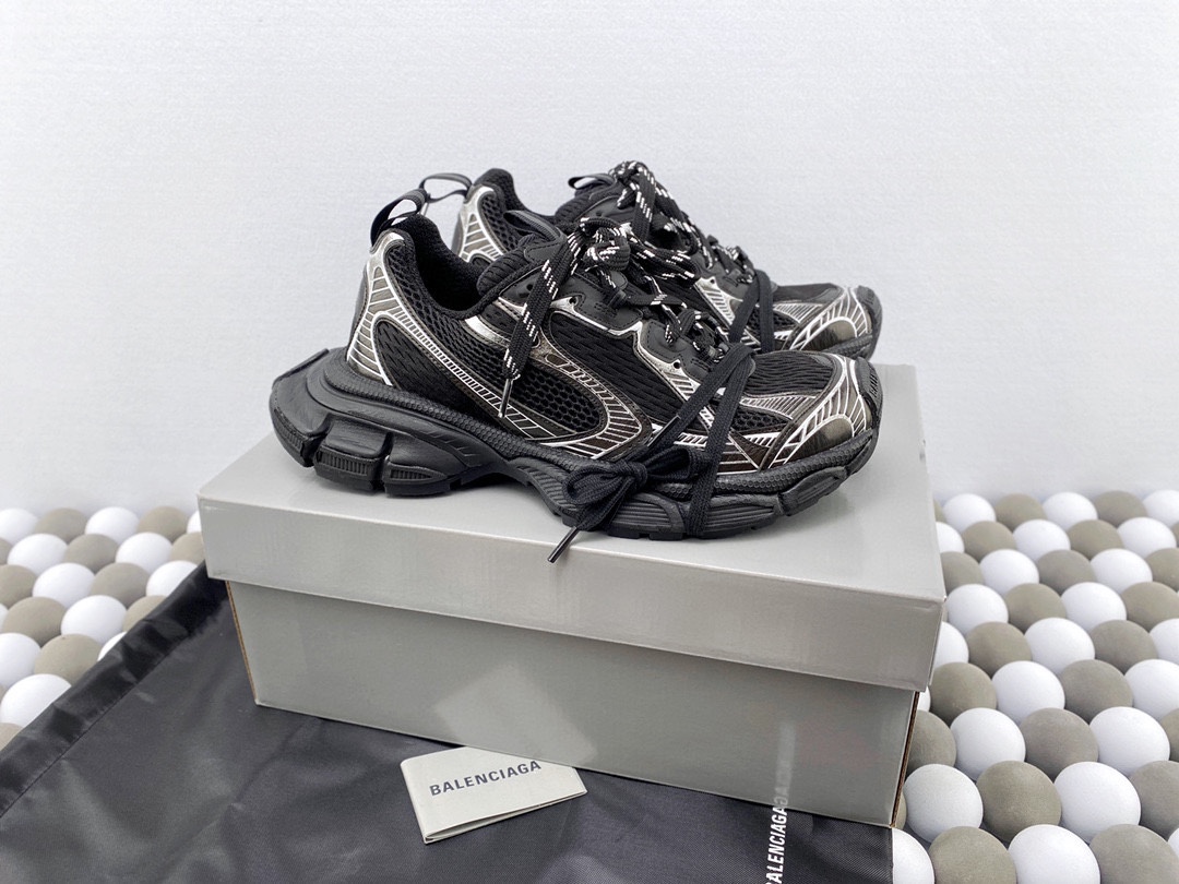 Balenciaga 3XL Distressed Retro Dad Sneakers in Black/Silver