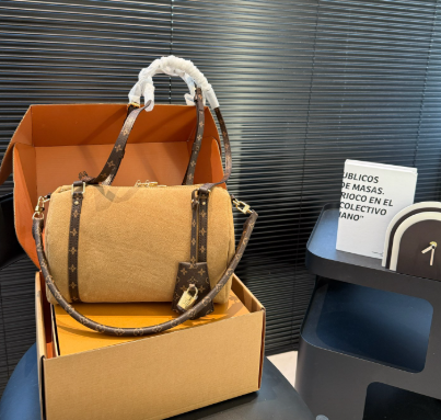 LOUIS VUITTON M26358 Express MM