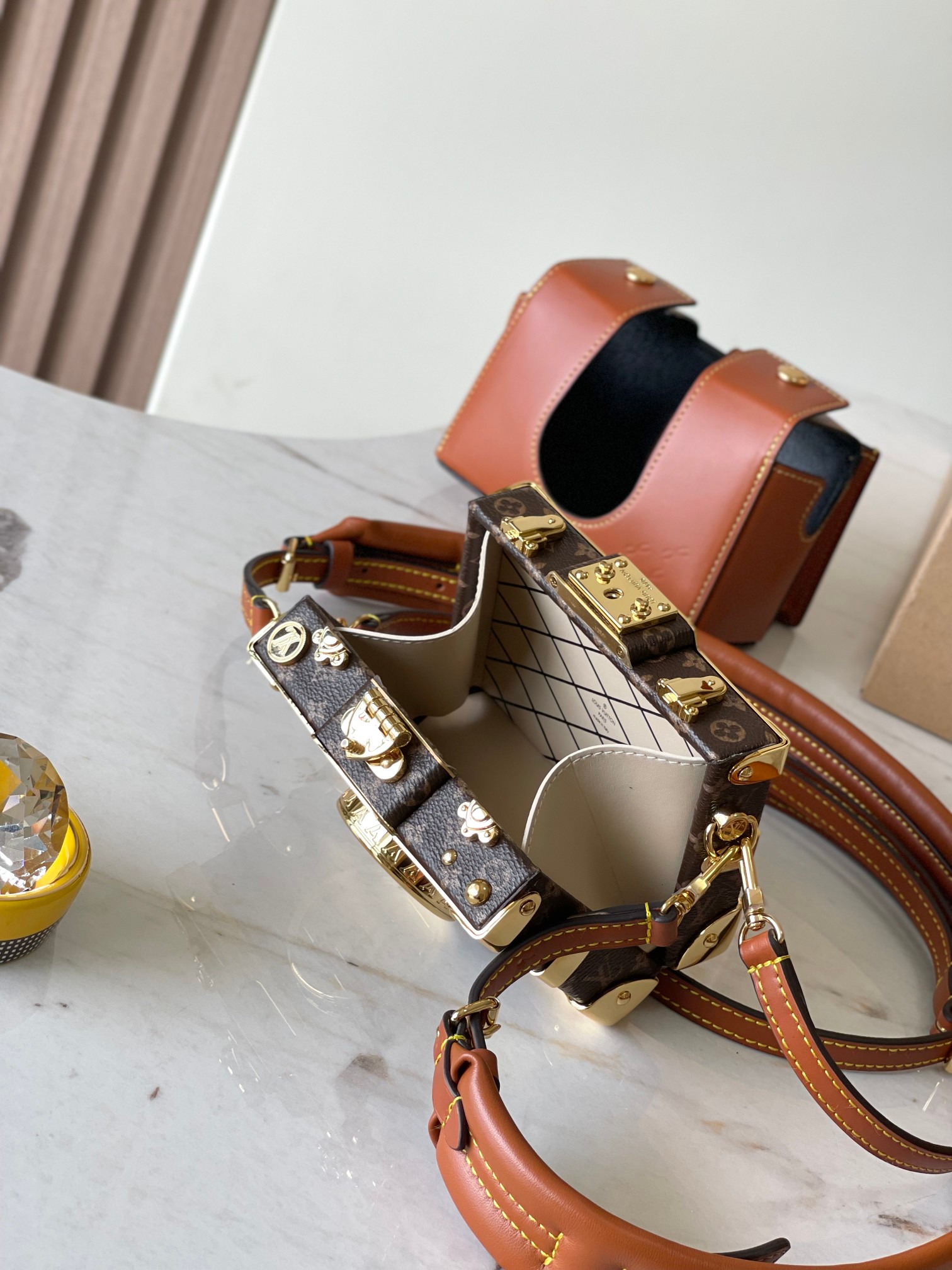 Louis Vuitton Pic Trunk Monogram Canvas – Shoulder and Crossbody Bags – M47116