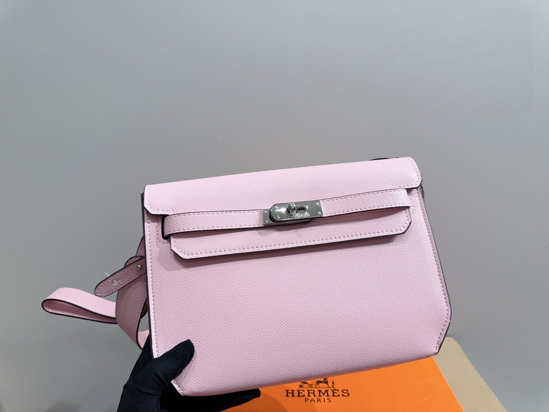 Hermès Kelly Dépêches pouch