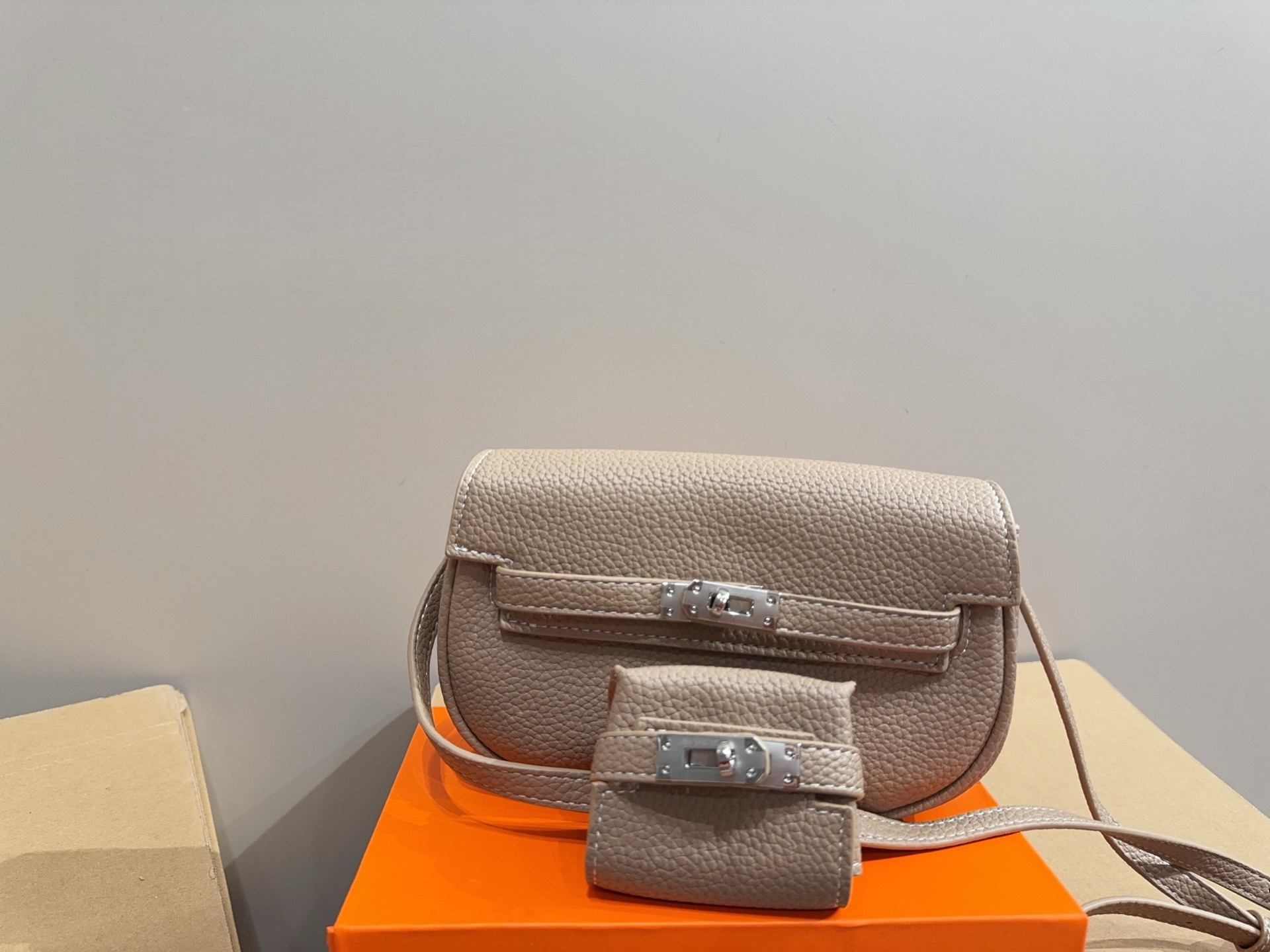 Hermès Swift Kelly Moove crossbody bag