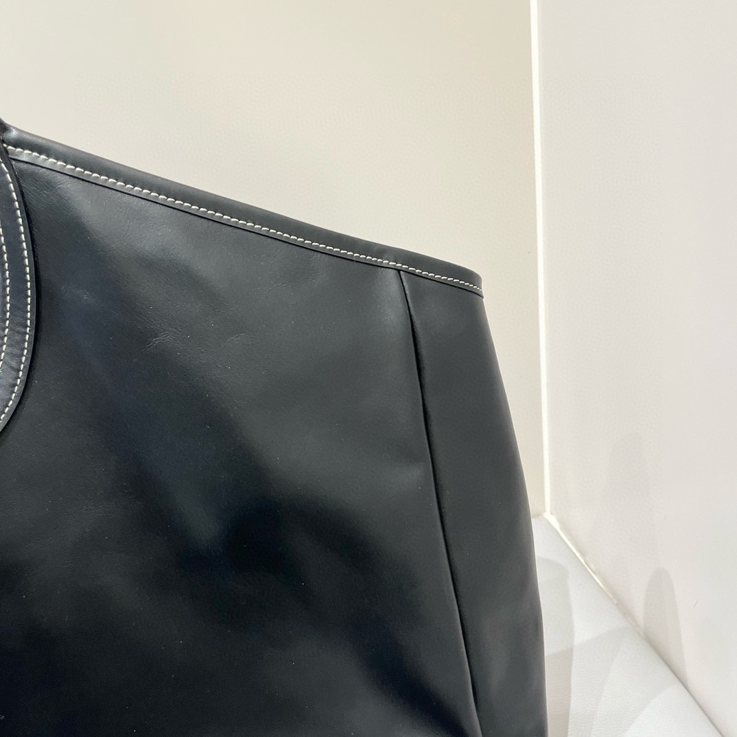 Miu Miu Ivy tote bag