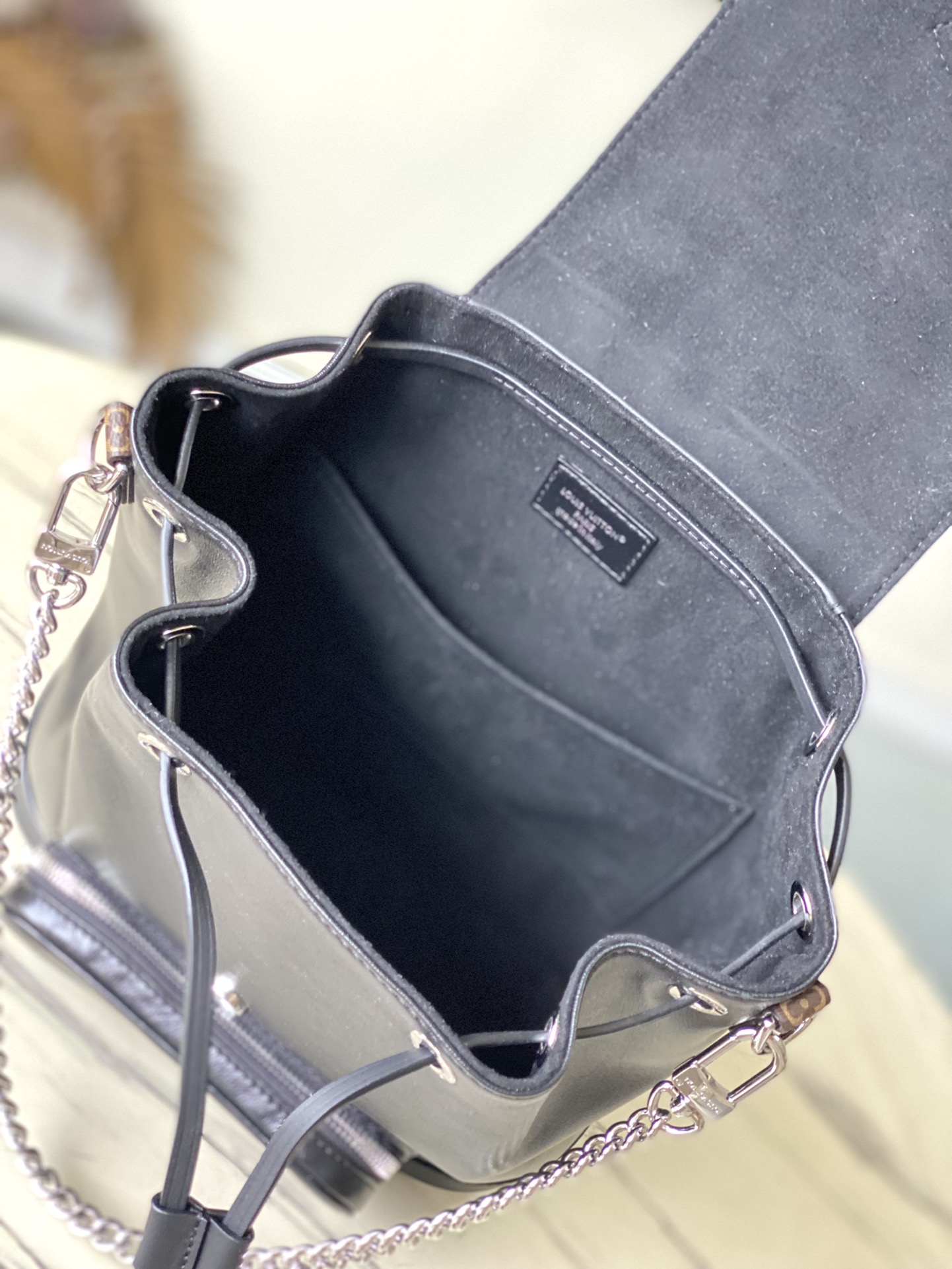 LV M12587 Montsouris Vibe PM