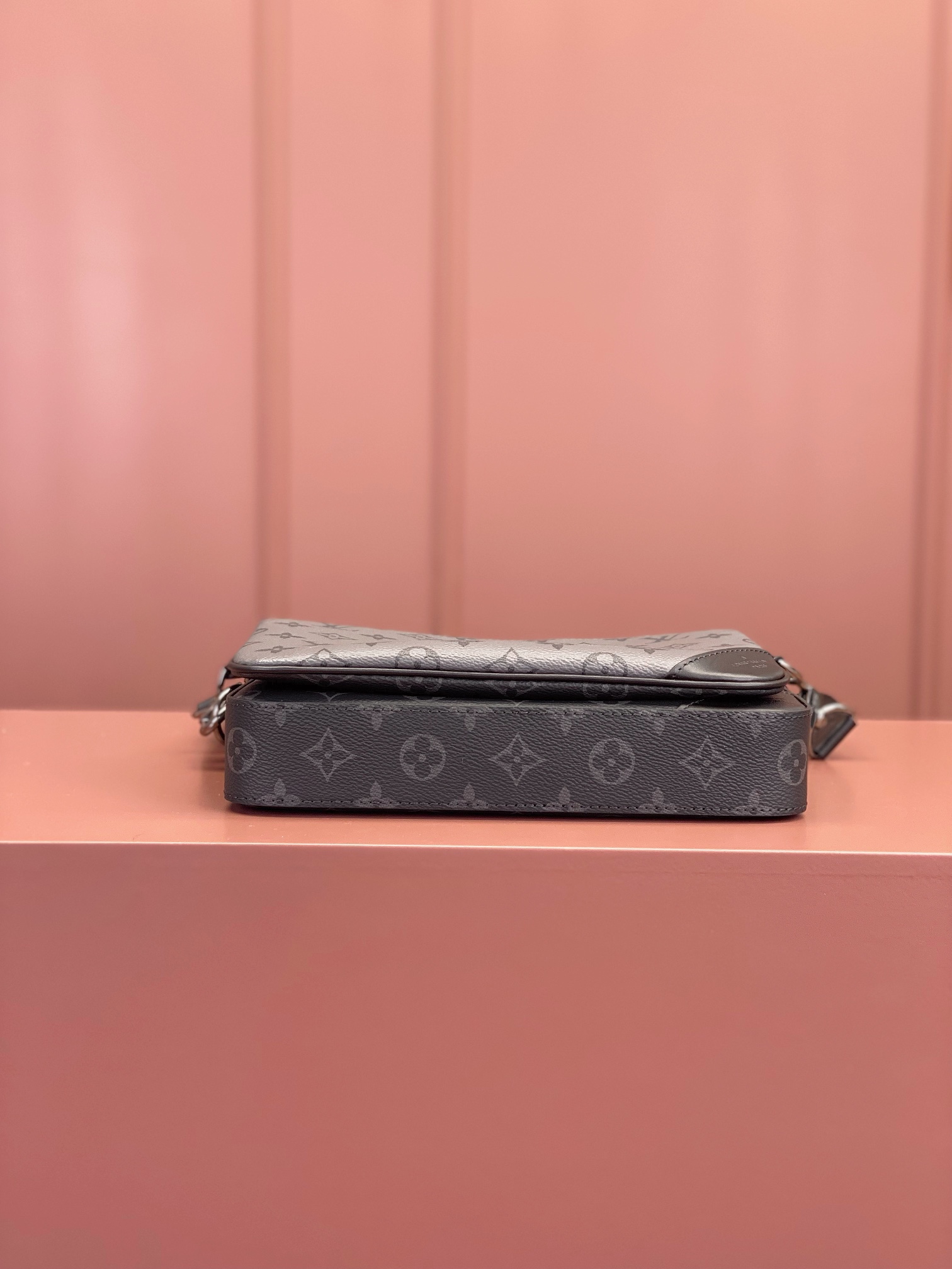 LV-M69443 Trio Messenger