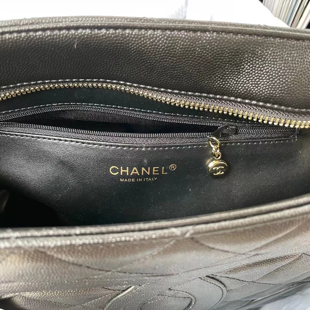 chanel Hilton bag-Black
