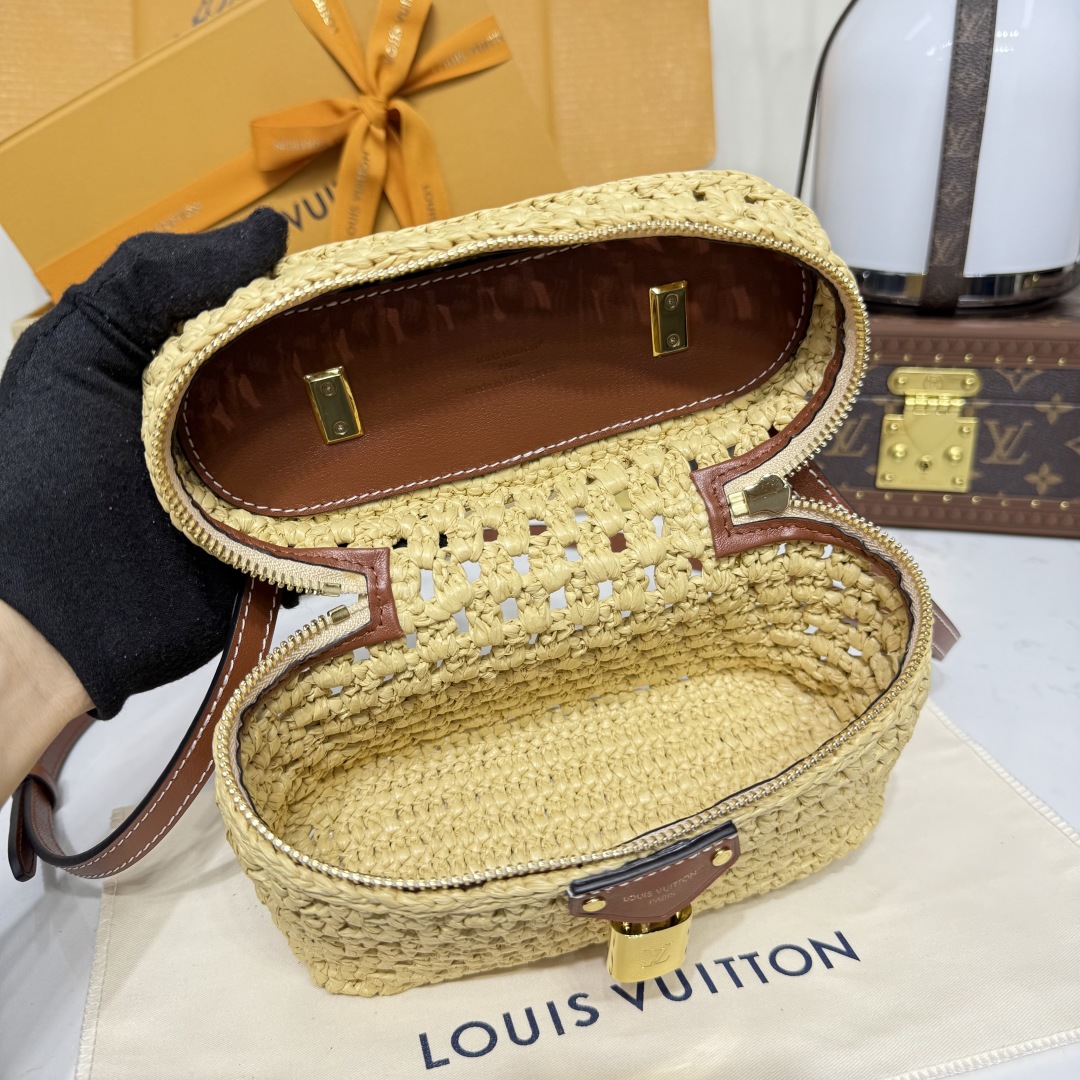 Louis Vuitton M14303 Vanity Chain Pouch