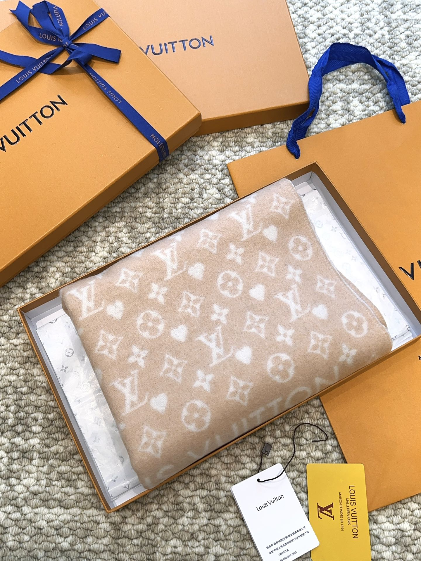 LV another autumn and winter scarf