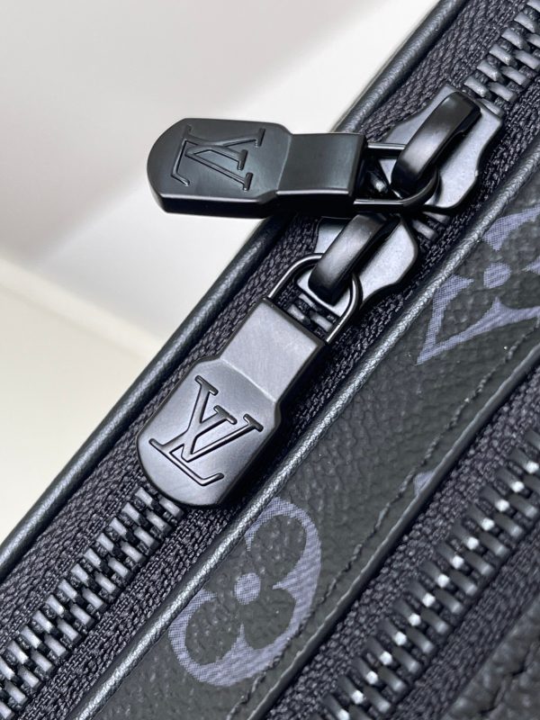 Louis Vuitton M46955 Alpha Messenger Monogram Eclipse