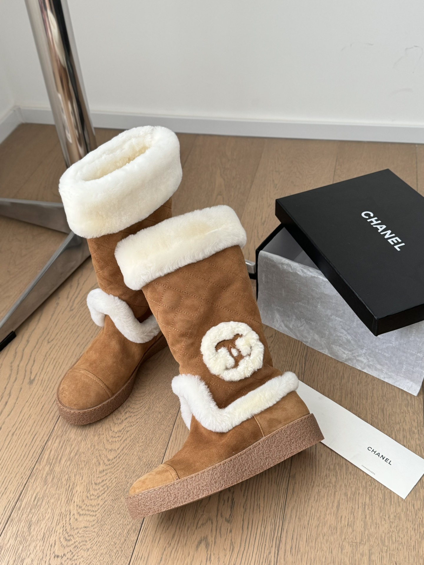 𝐜𝐡𝐚𝐧𝐞𝐥 24K new snow boots-brown