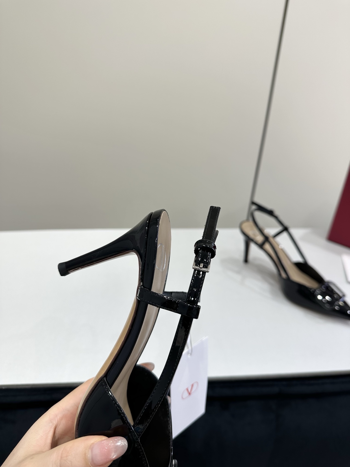 Valentino Garavani vlogo slingback pumps