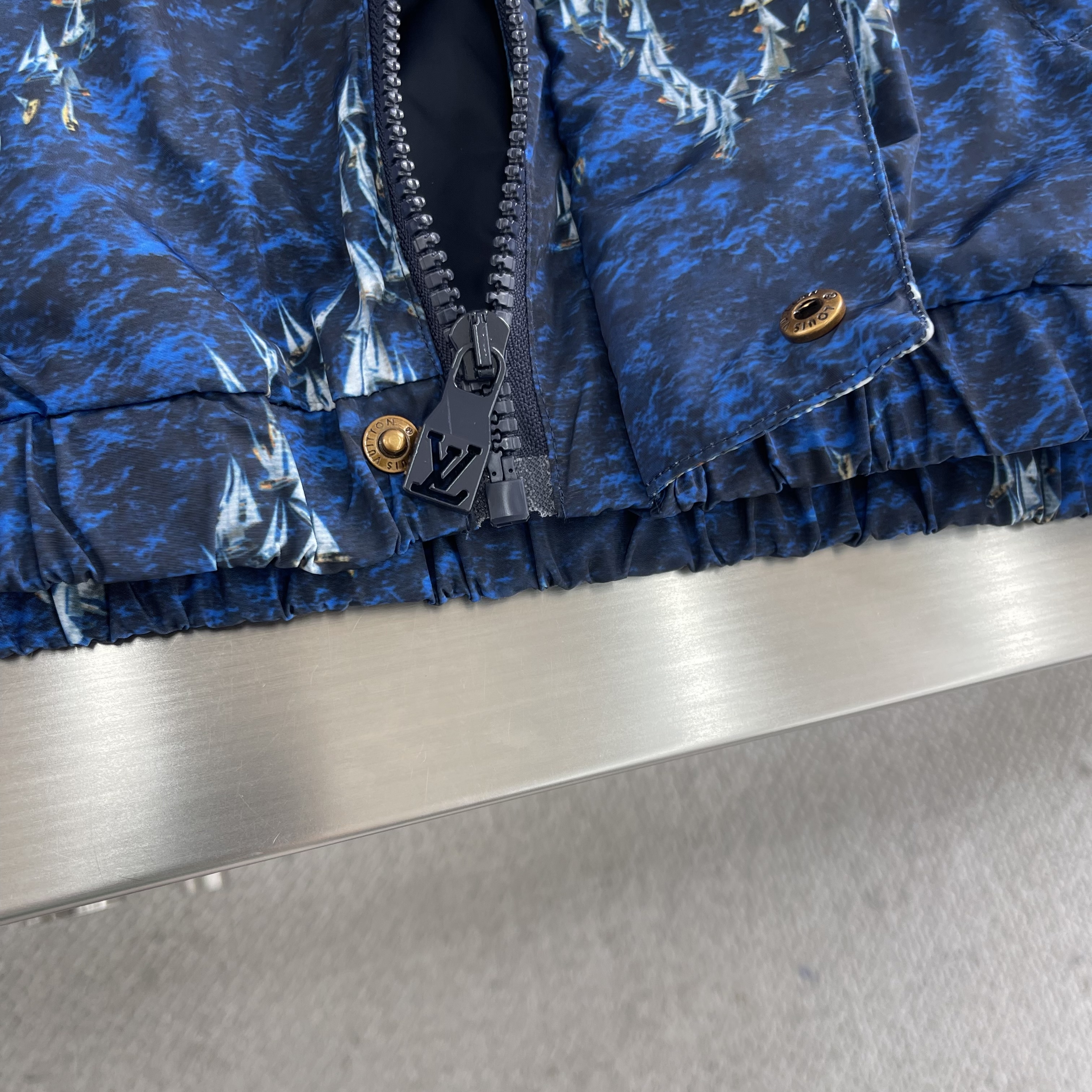 LV 1AHV32 Printed Monogram Windbreaker