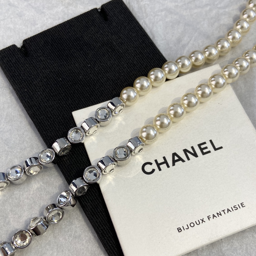 ChaneL Heart Necklace
