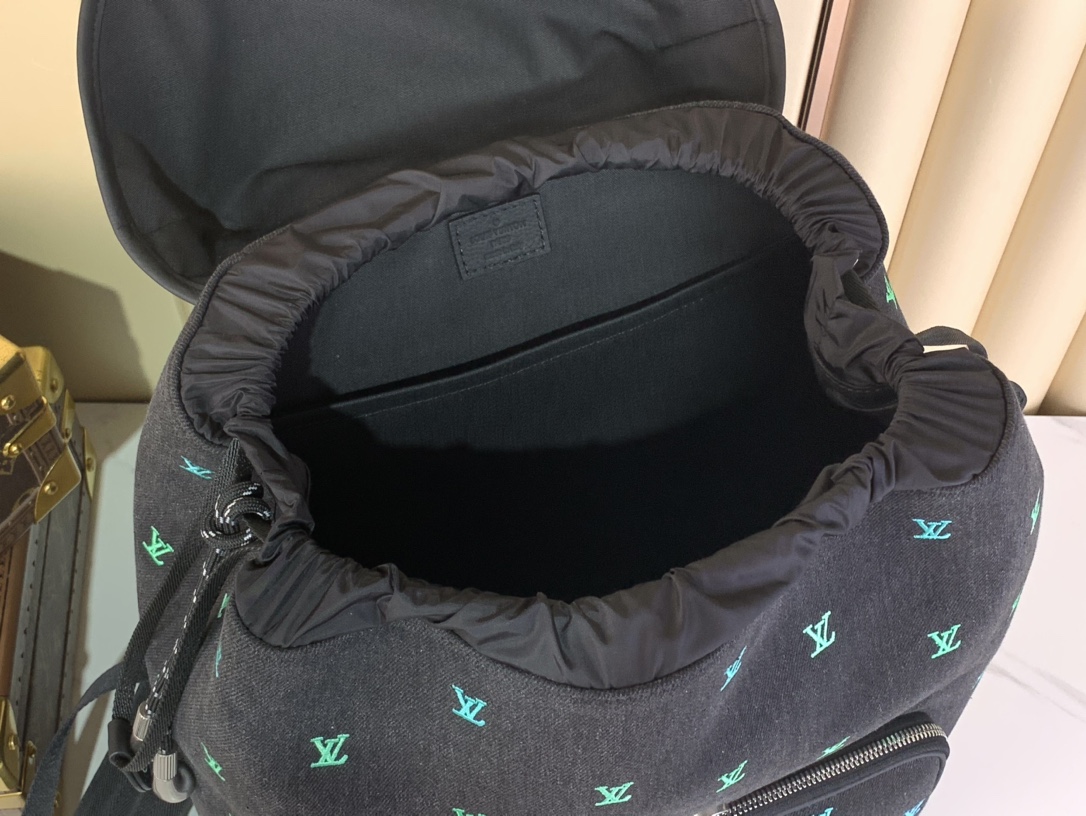 LV M14135 Montsouris Backpack