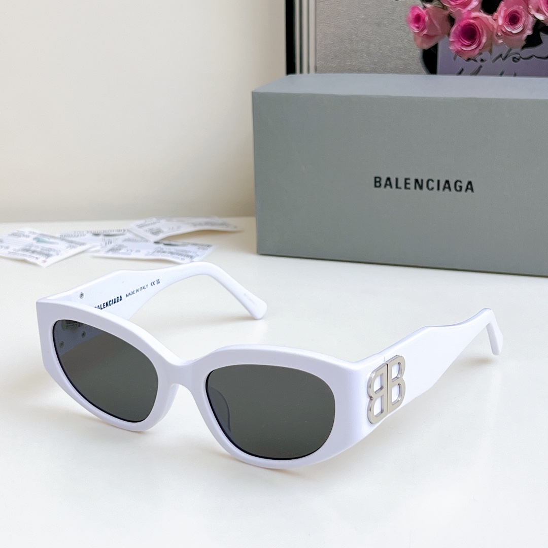 Balenciaga Women's Bossy Round Af Sunglasses