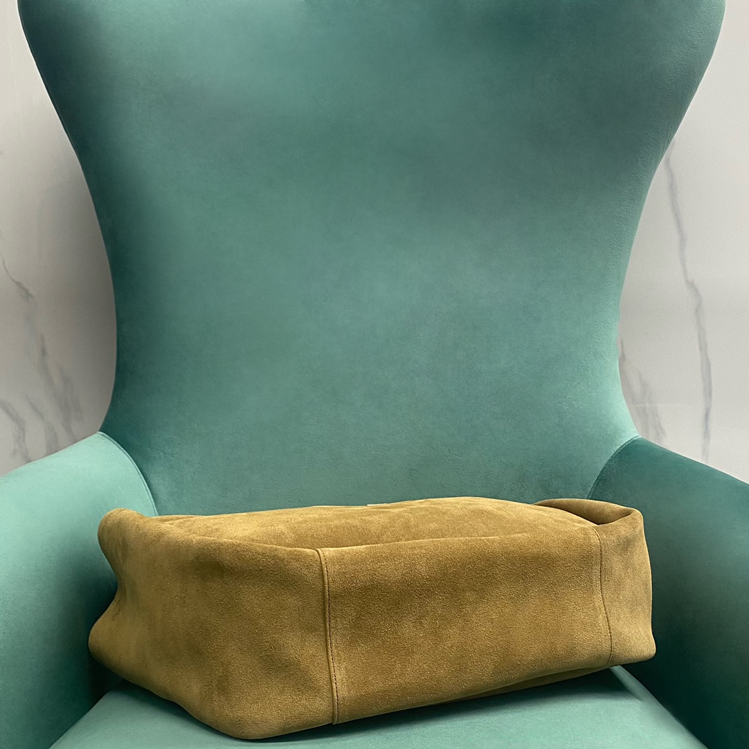 YSL-LE 5 À 7 BEA in suede