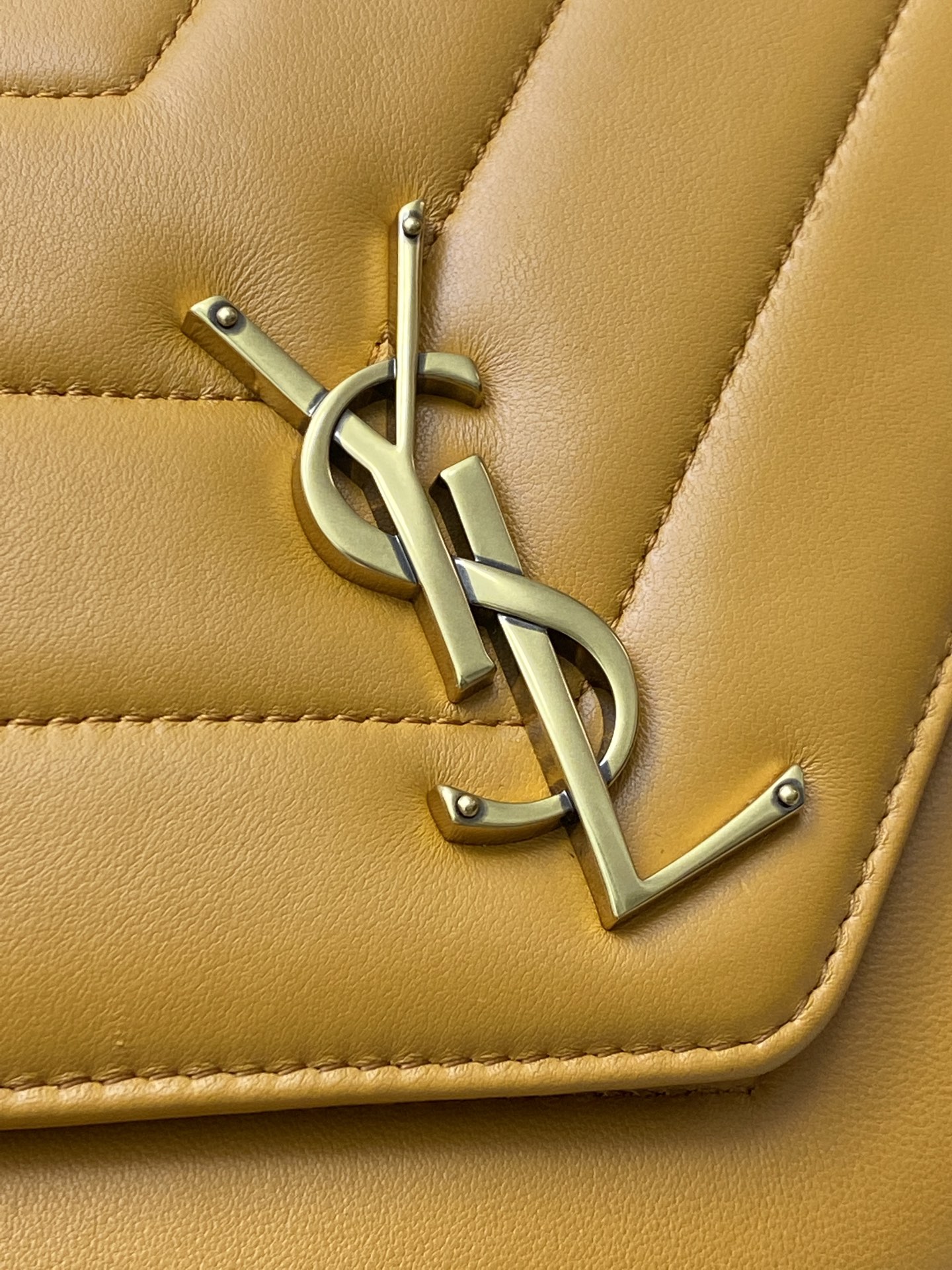 Saint Laurent Early Spring Loulou Medium Bag