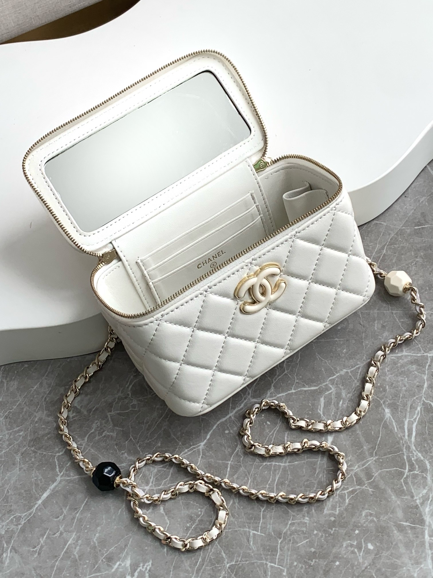 chanle Love makeup small lipstick box