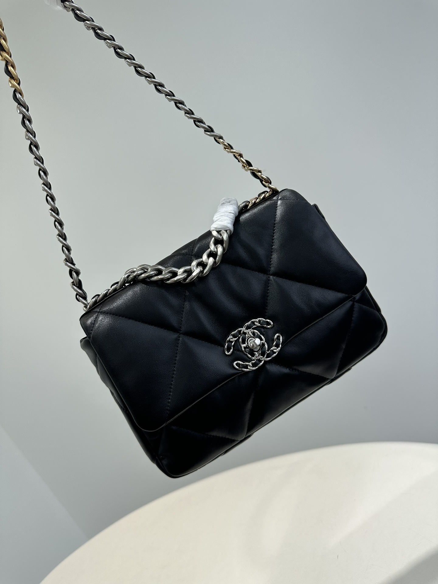 CHANEL 19 Bag