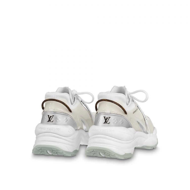 Louis Vuitton LV Run 55 Sneaker Monogram Flowers Silver 1AAVGI