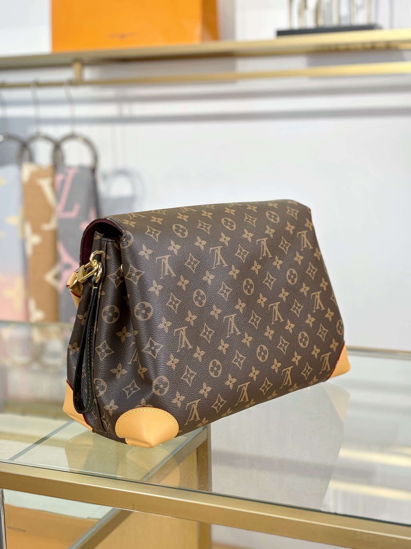 LV M14473 Hide Away MM