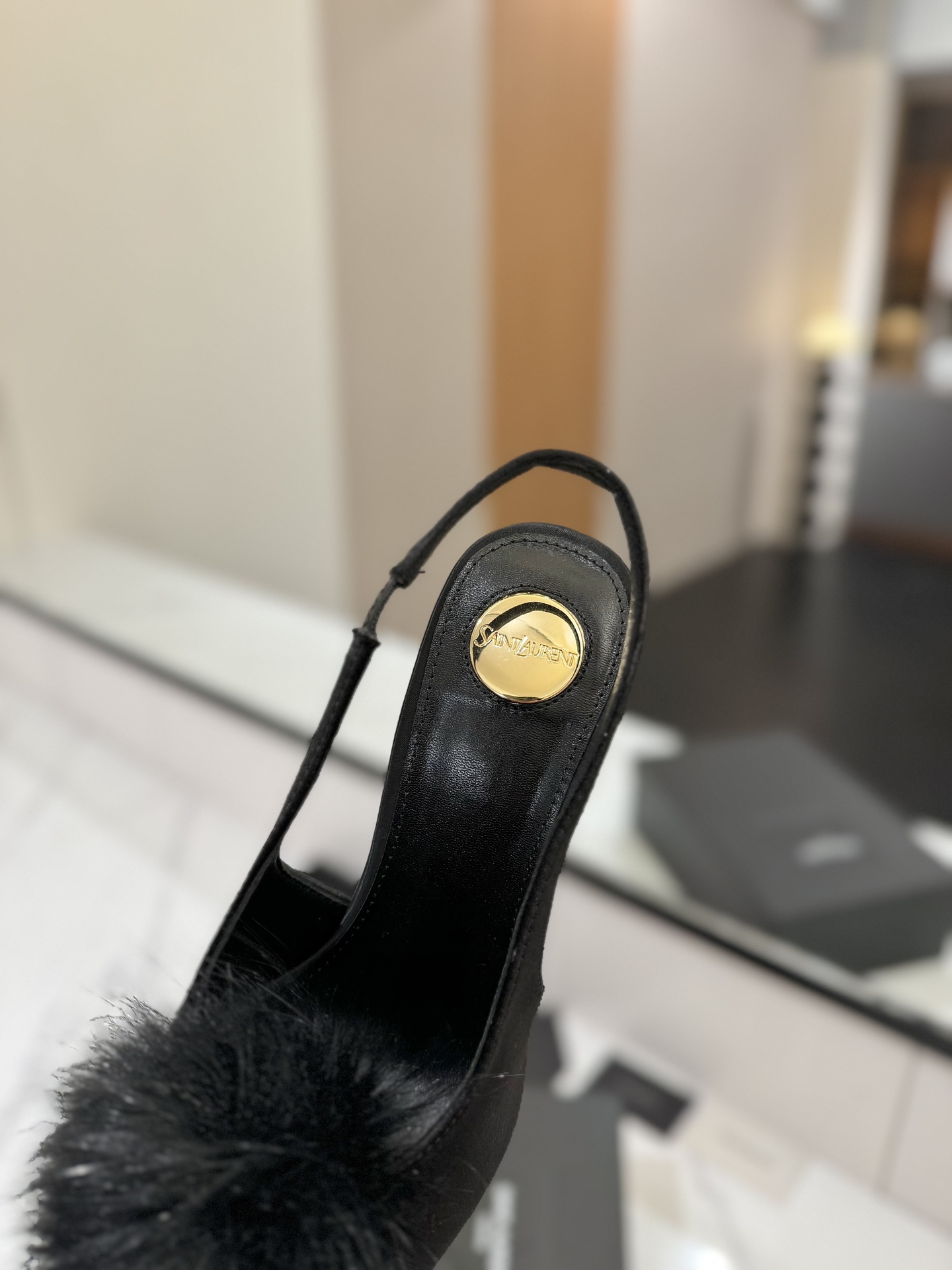 💰 Yves Saint Laurent Amber Series Mink Fur Sandals