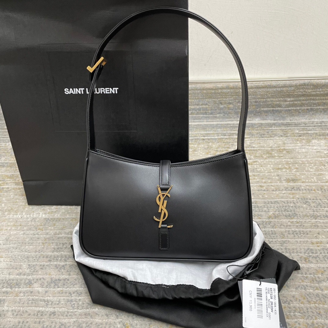 LE 5 À 7 in smooth leather-Noir