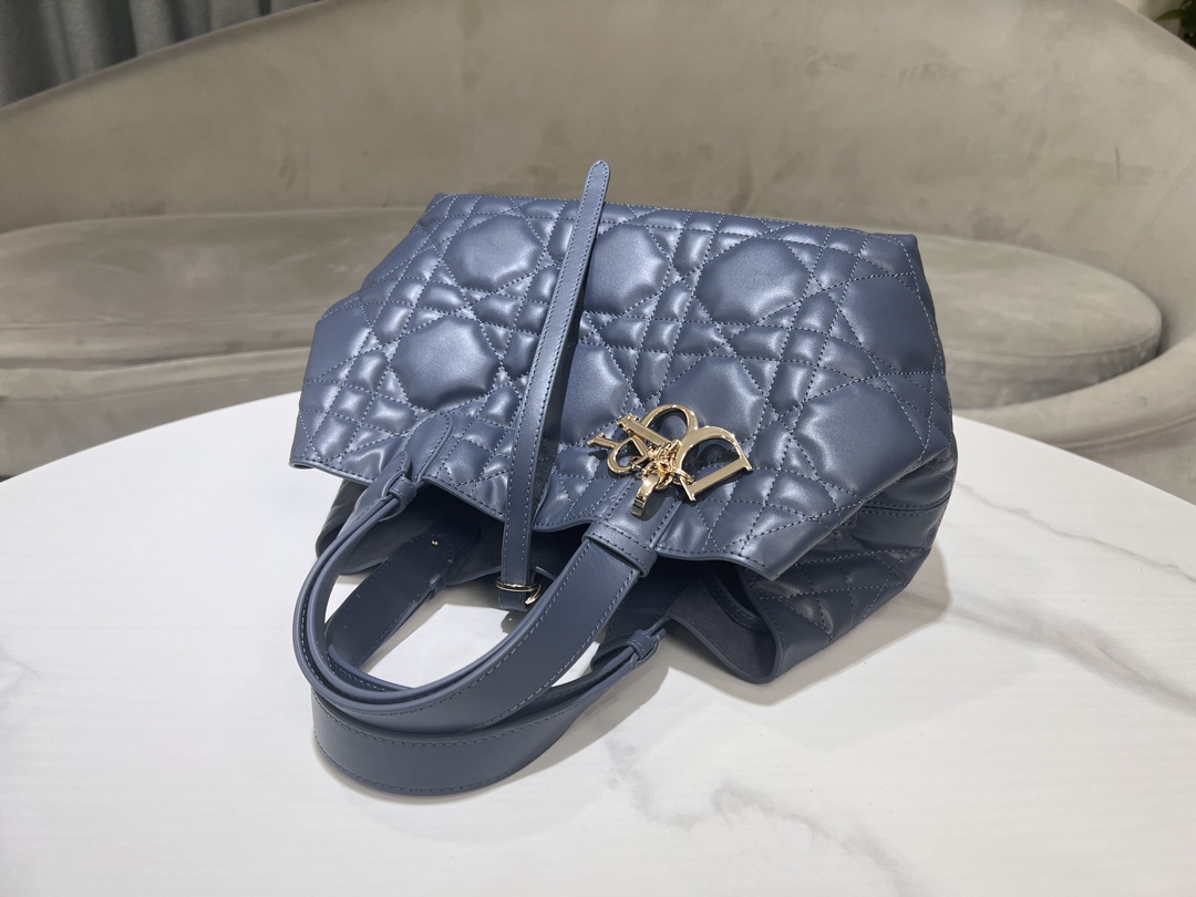 toujour Blue medium This Di