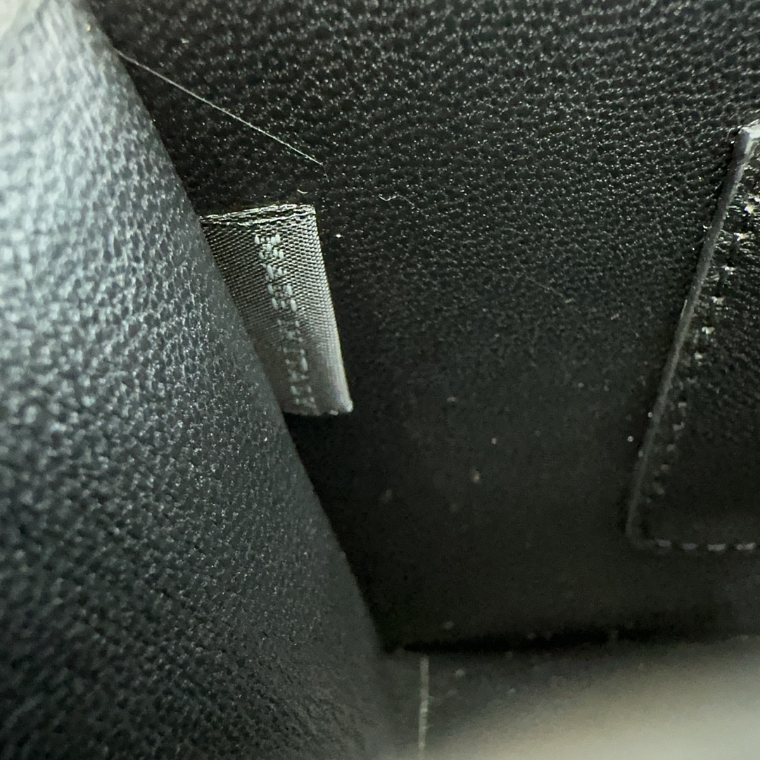 MIUMIU-New Soft Lambskin Handbag-Black