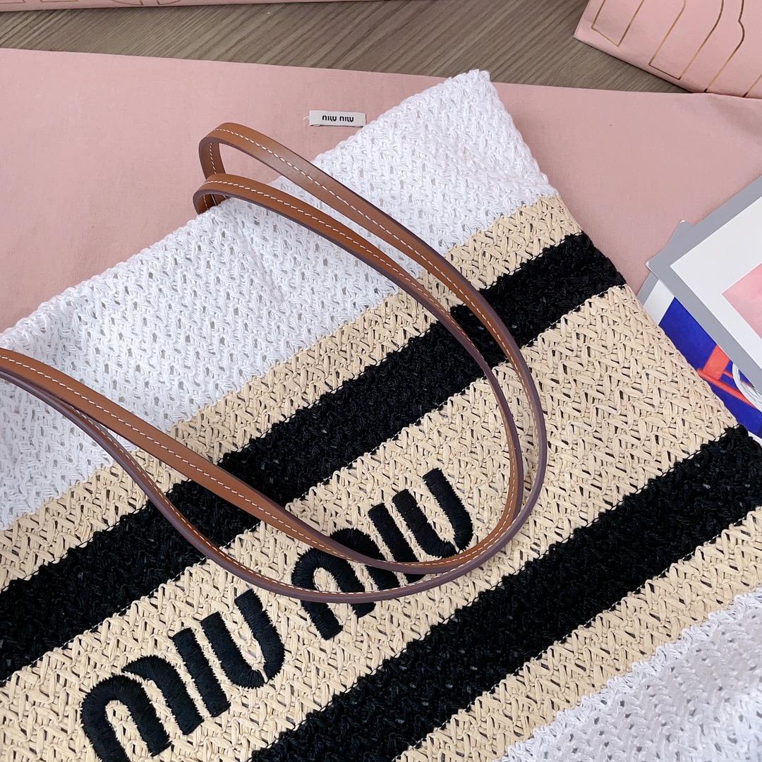 MiuMiu-Raffia-effect woven tote bag