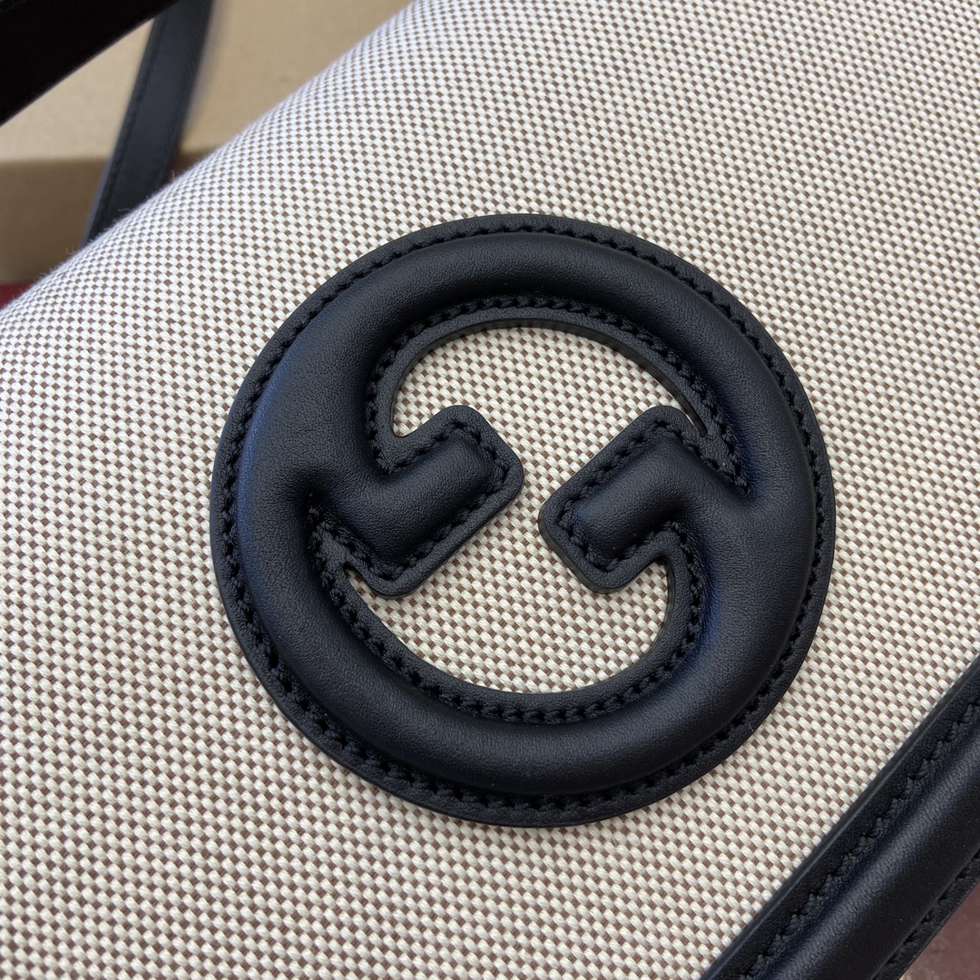 Gucci Blondie top handle bag