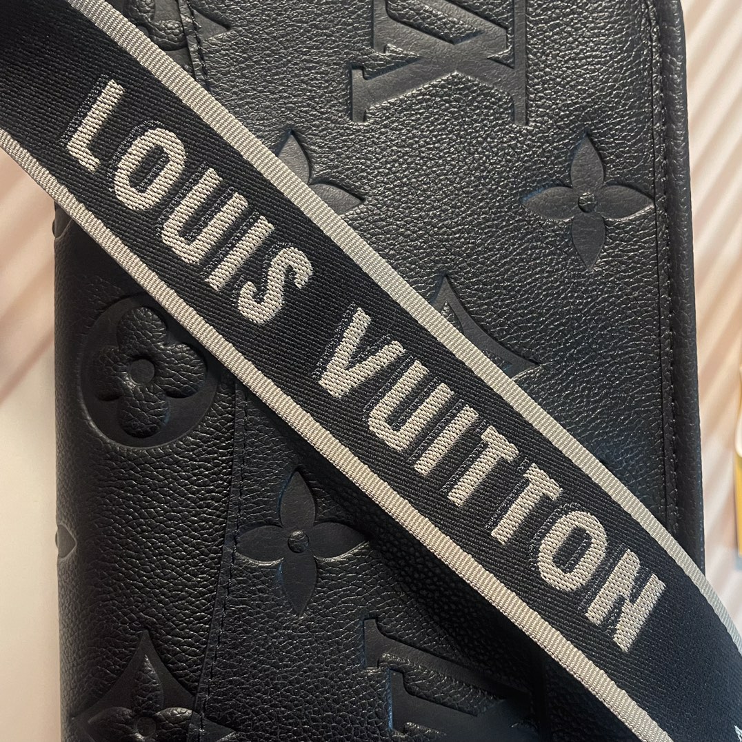 Louis Vuitton M46386 Diane Black