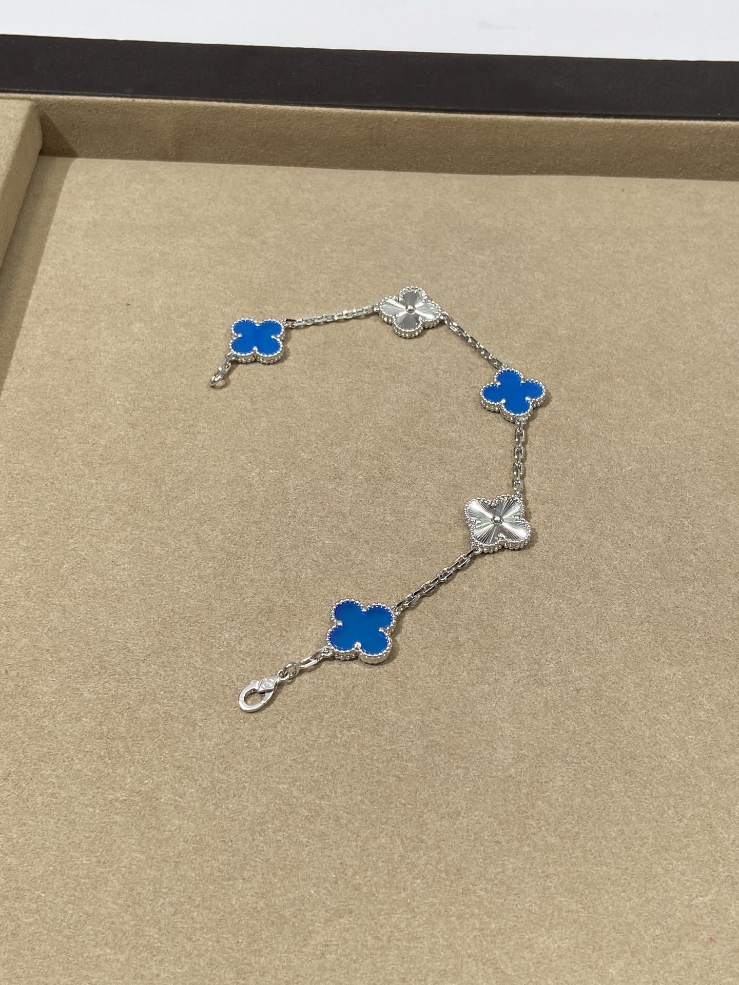 Van Cleef & Arpels alhambra 5 motifs bracelet