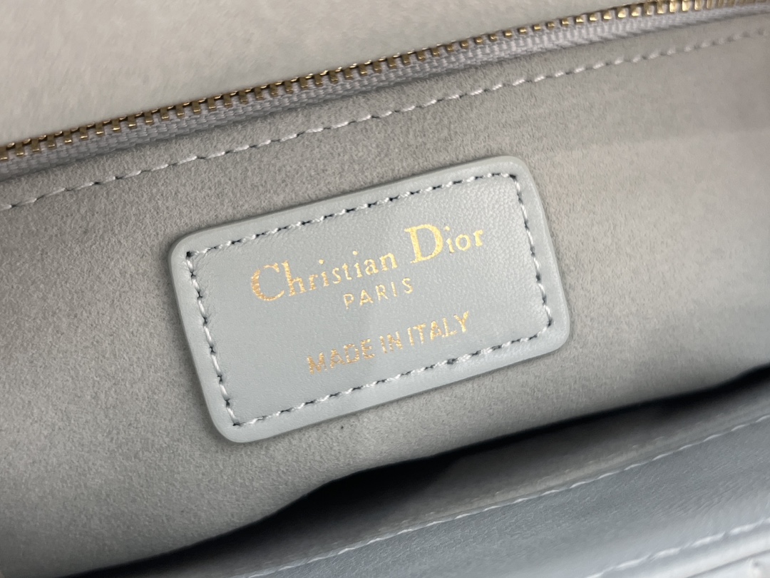 Four grid sheepskin lake water blue