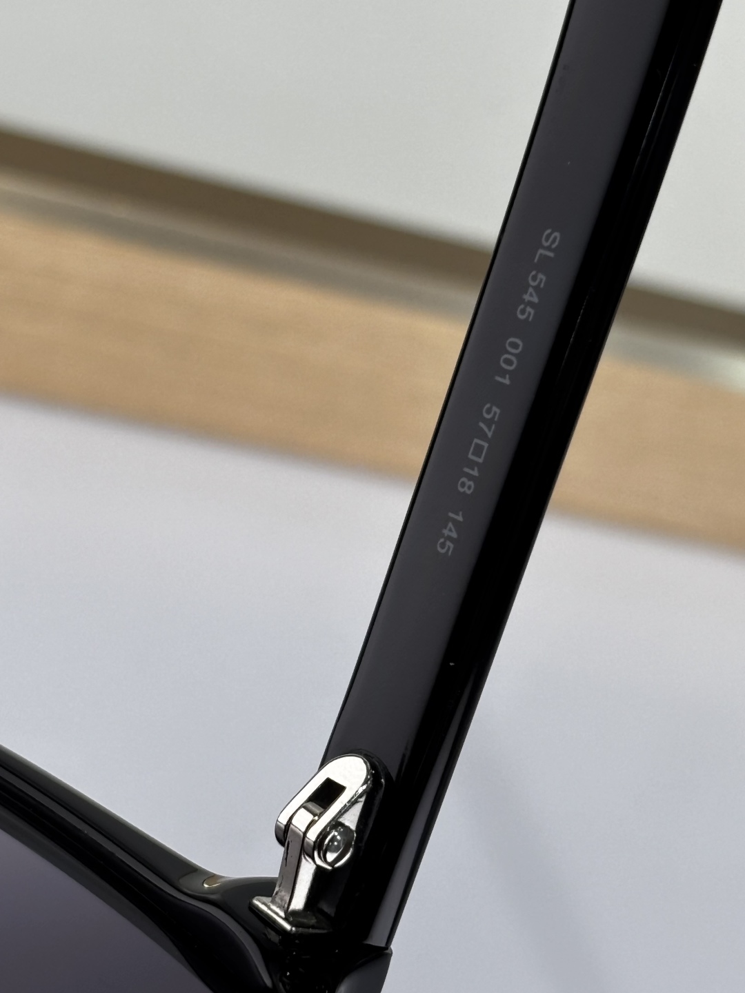 SAINT LAURENT – Model SL545