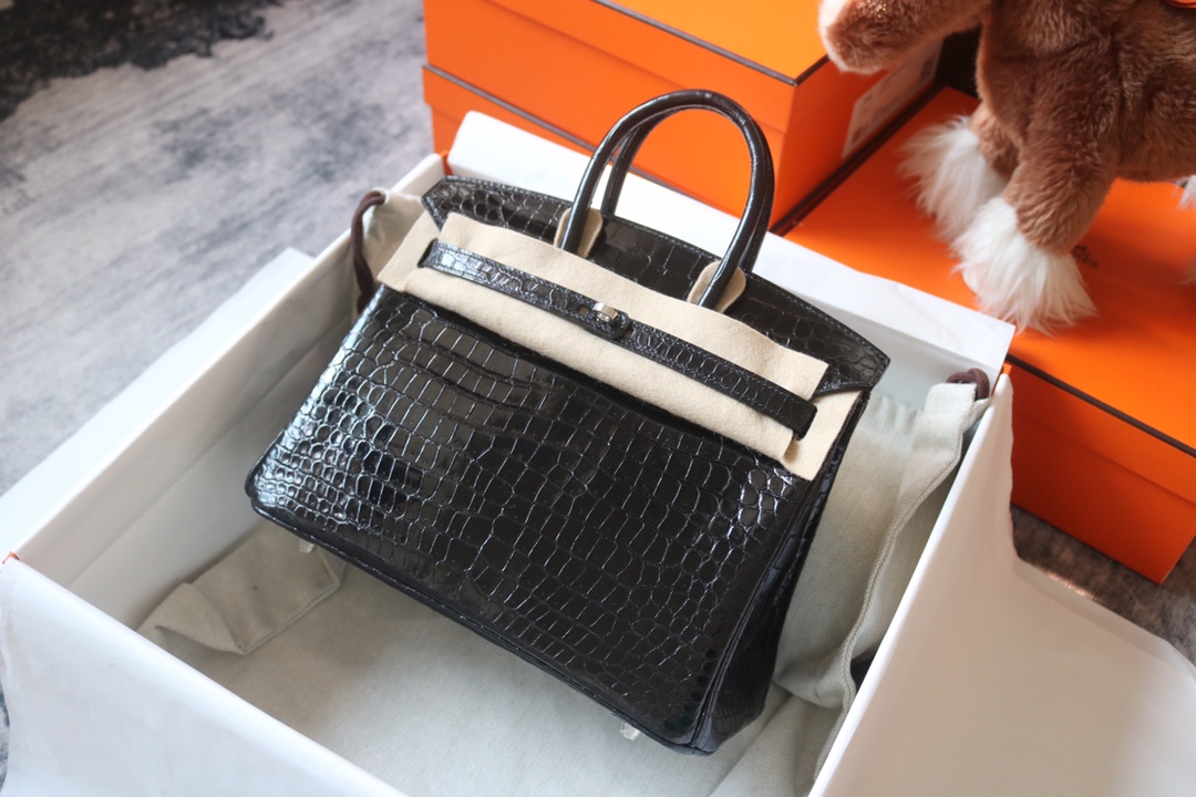 Hermès Birkin 25-30 in Shiny Crocodile Leather