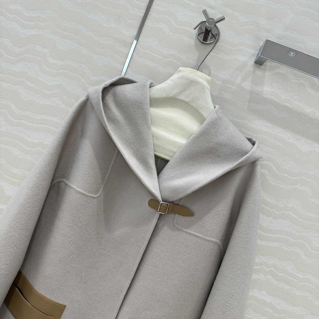 Hermès – Seasonal Essential Coat