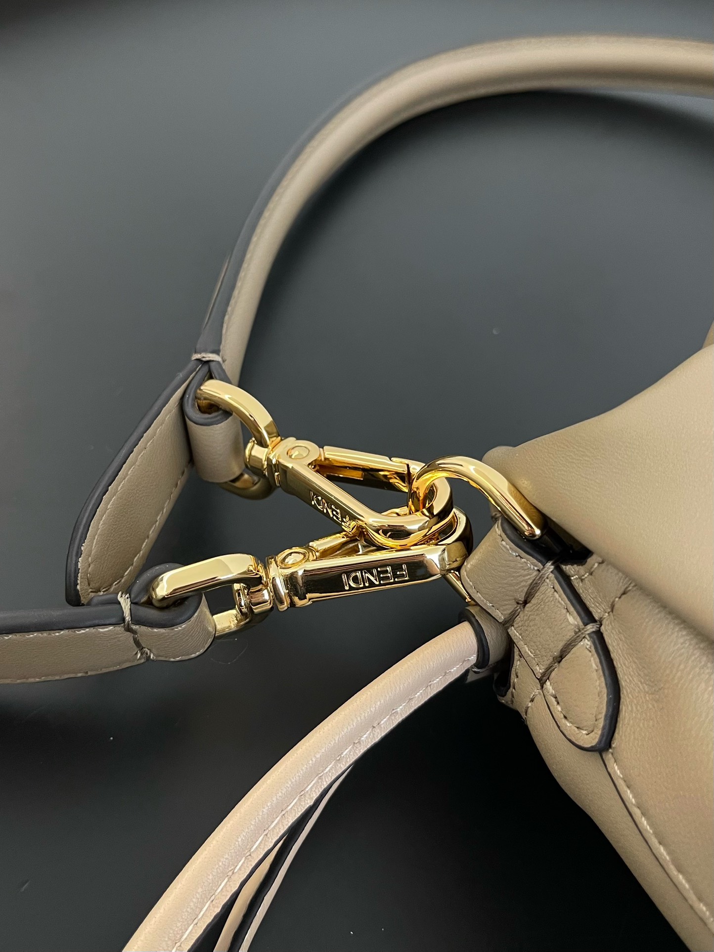 Fendi-Mamma Baguette - Dove Grey