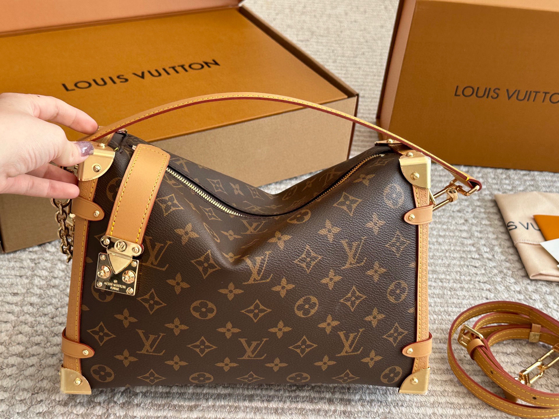 LV M14513 SIDE TRUNK- GM