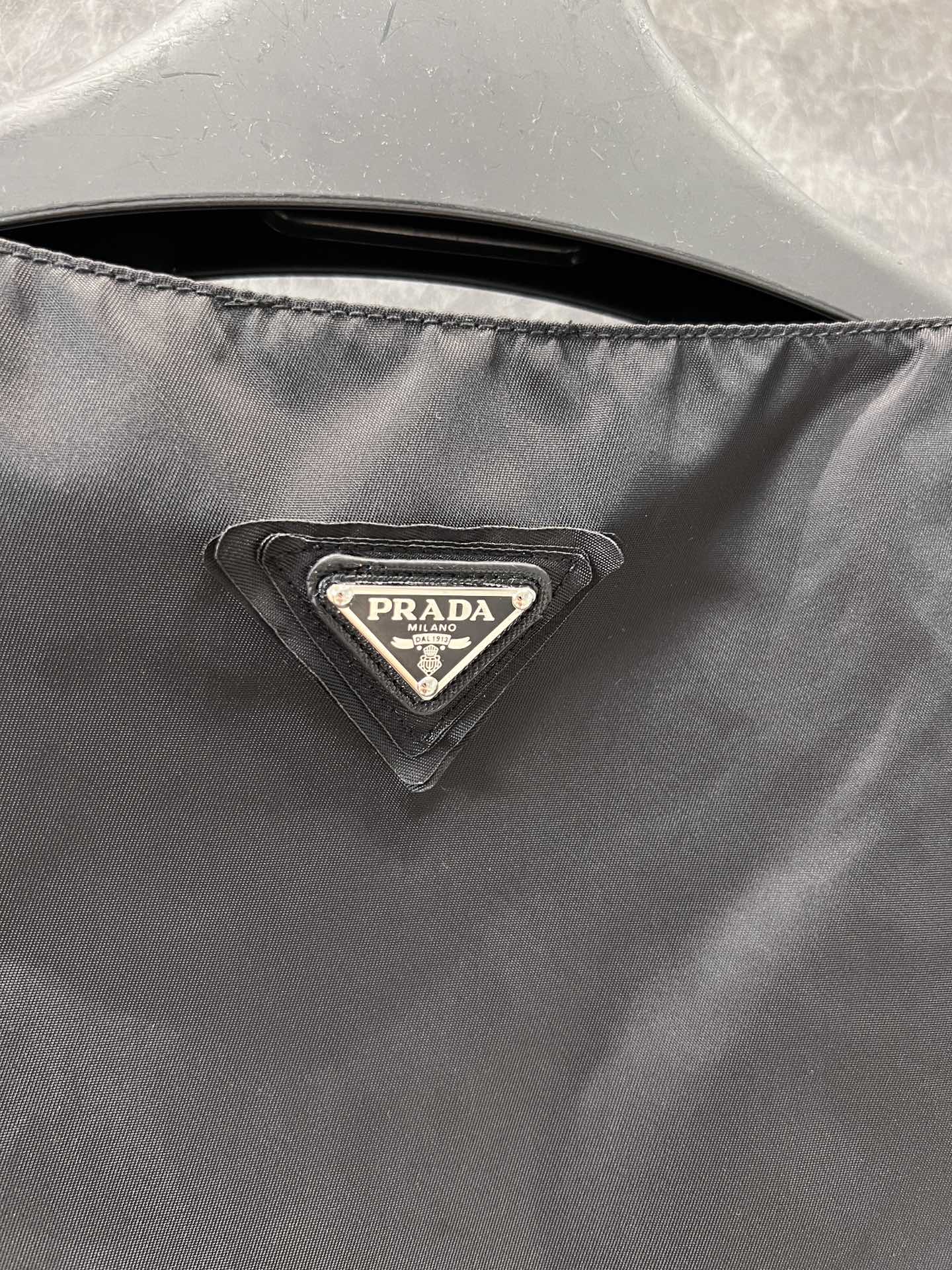 Prada 2025 Early Spring New Collection