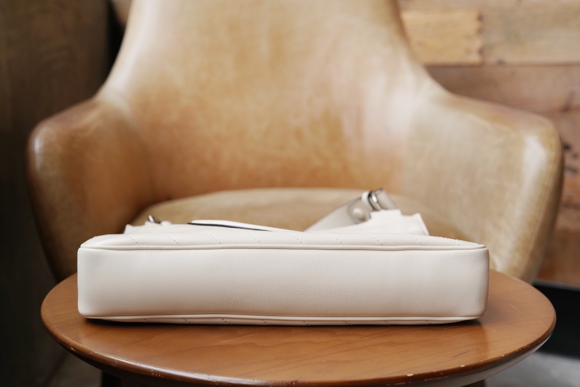 GUCCI BLONDIE SMALL TOTE BAG-751518