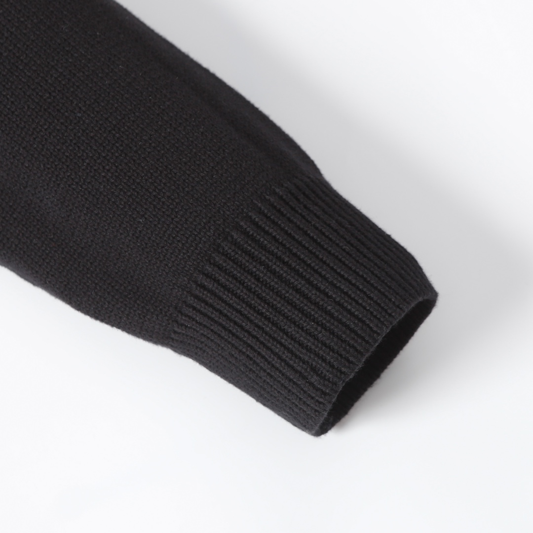 LV- Crew collar jumper long sleeve sweater