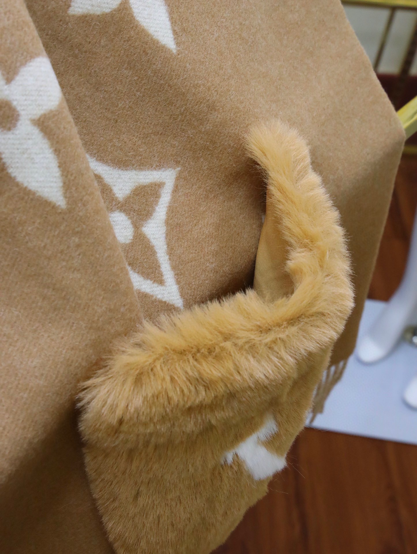 LV-Cold Reykjavik-Beige