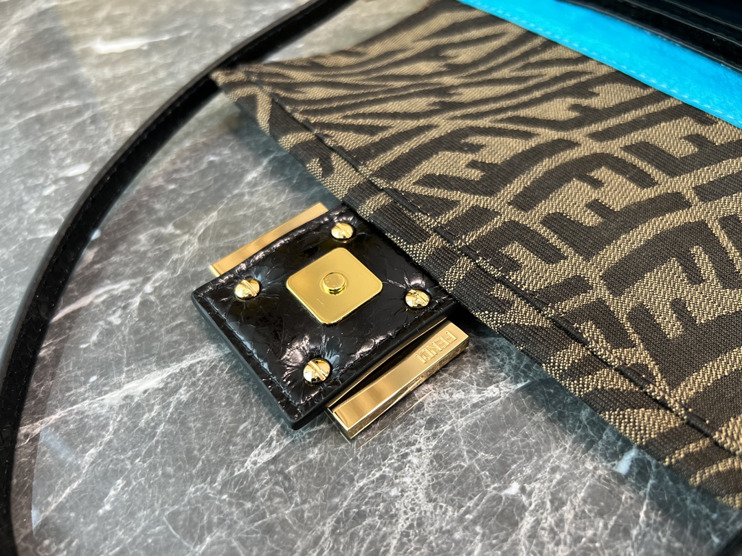 FENDI-1997 Edition Baguette