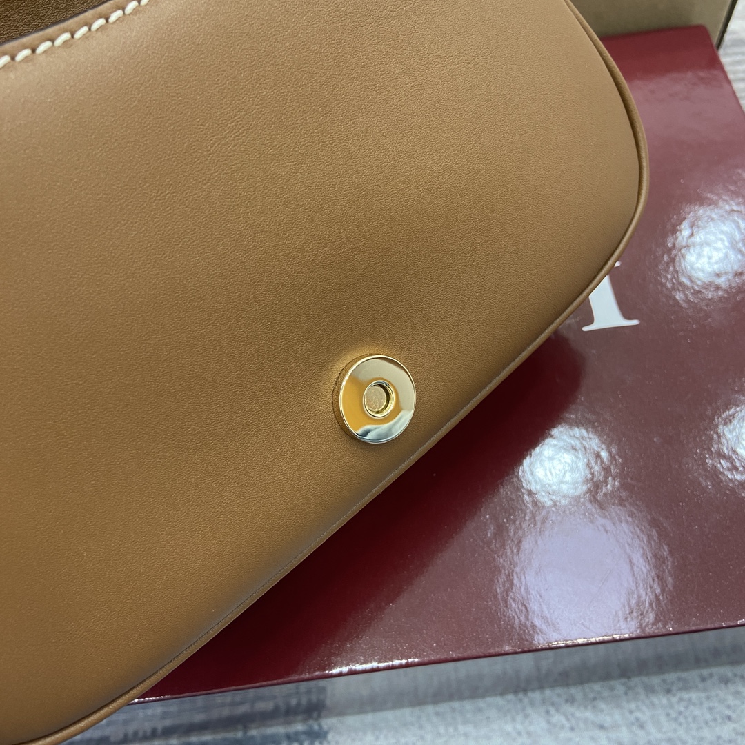Gucci Blondie top handle bag