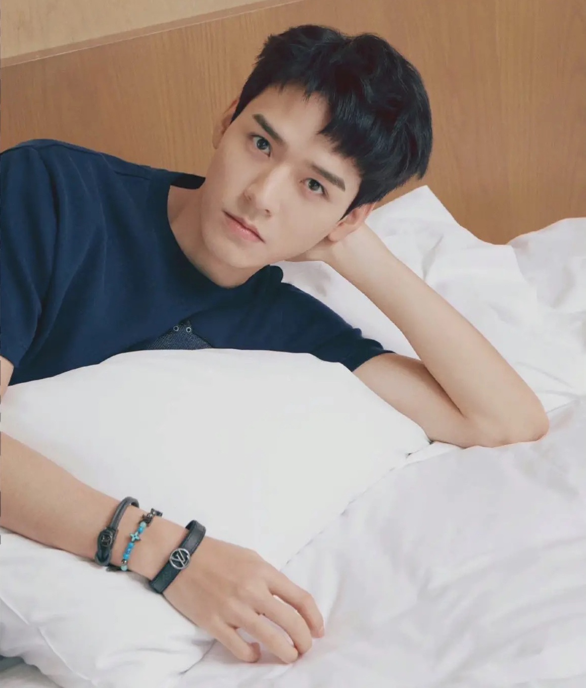 Louis Vuitton Beads Blue jewel round beads