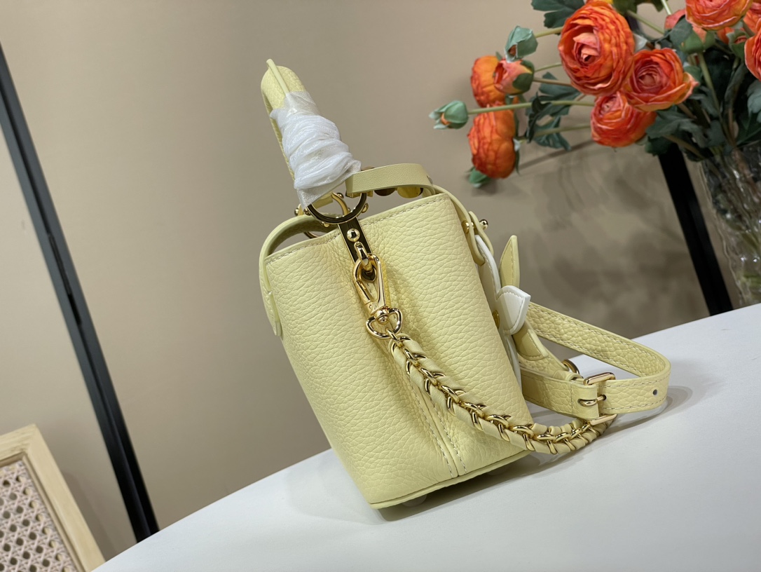 M11351 Capucines East-West Mini