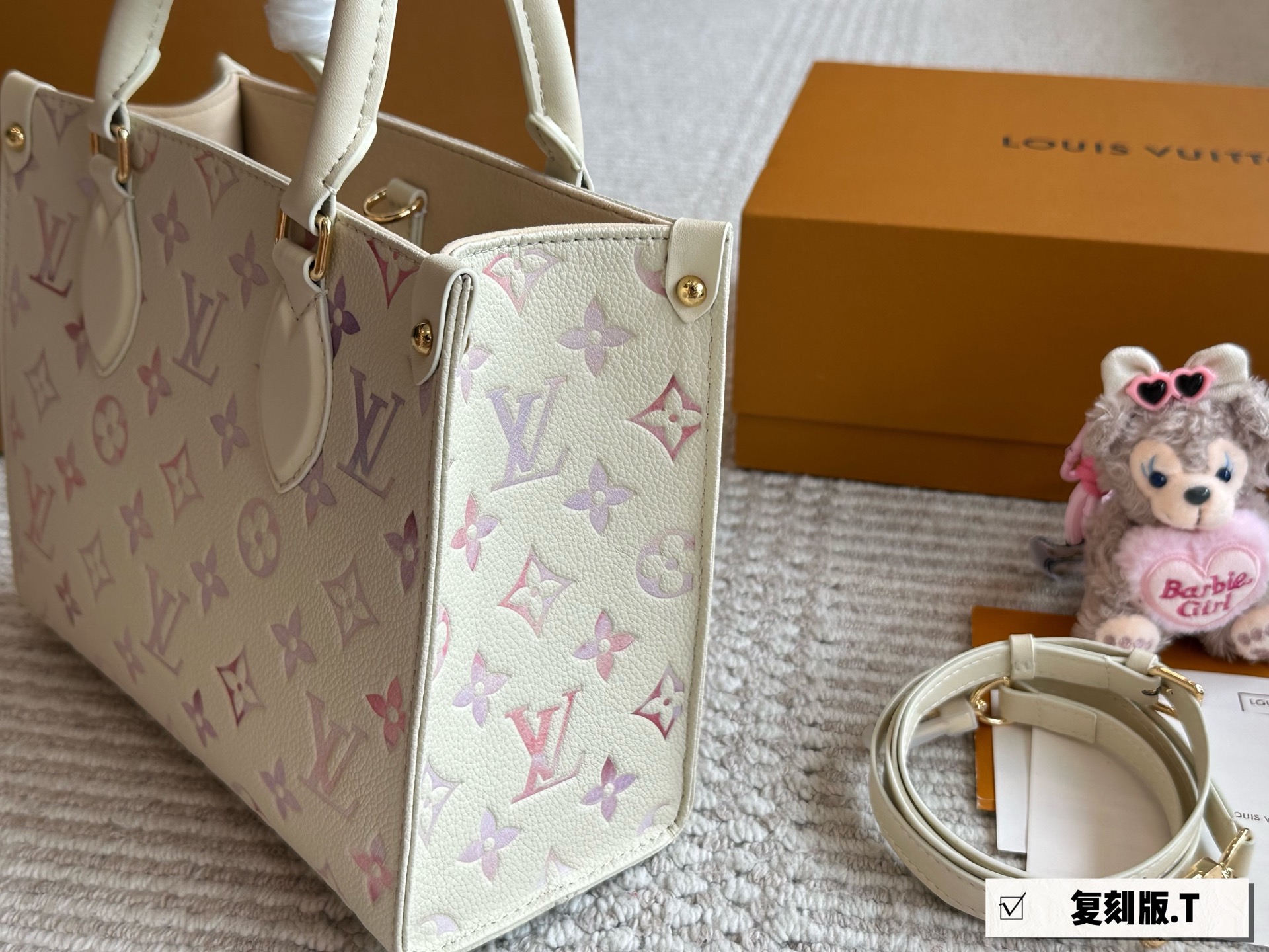 LV M25770 OnTheGo PM