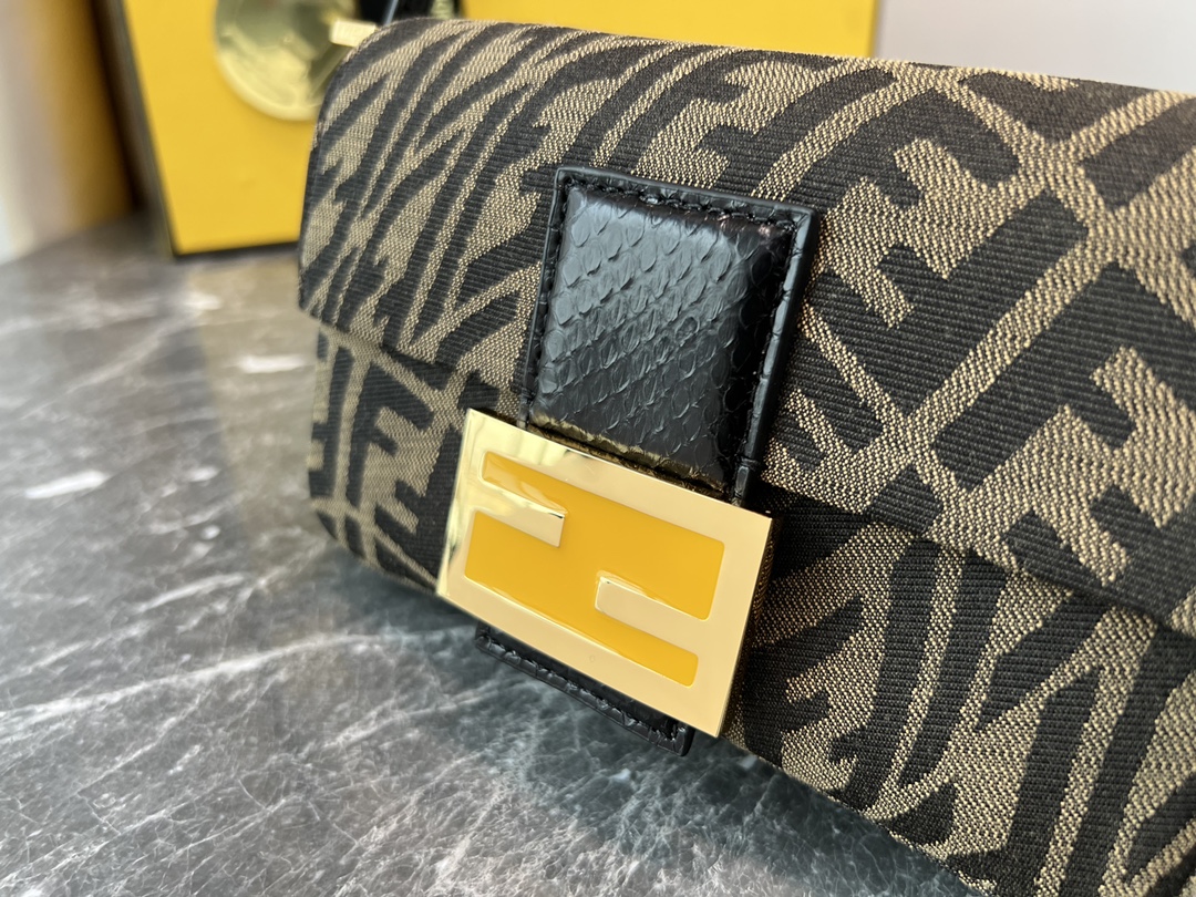 FENDI-1997 Edition Baguette