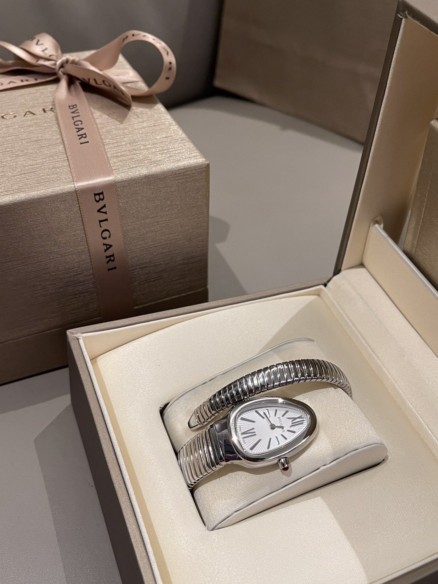 Serpenti Tubogas watch