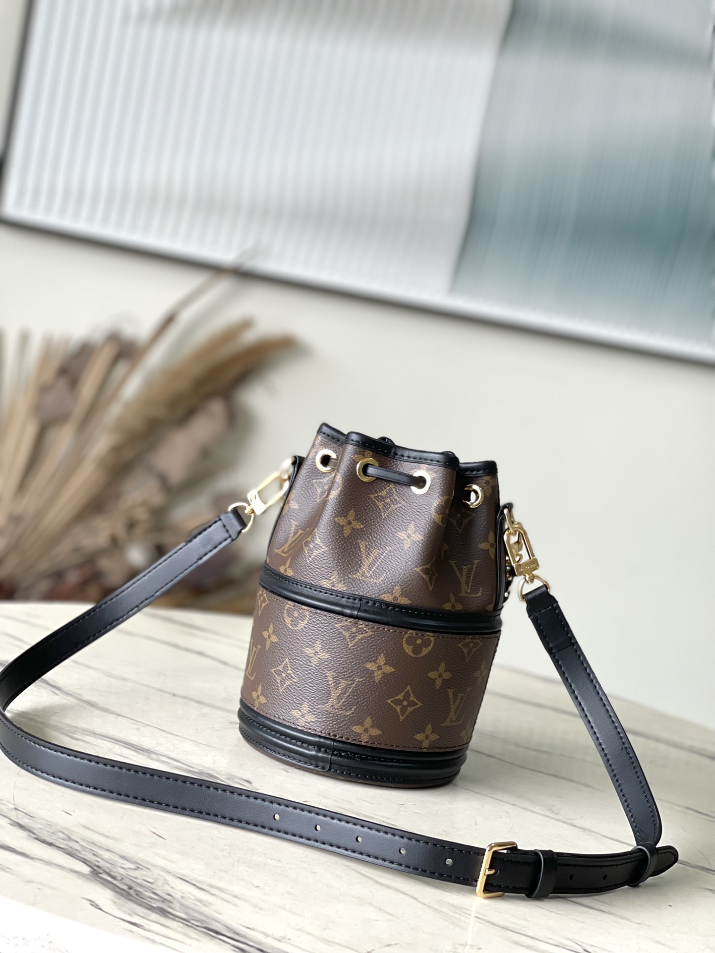 Louis Vuitton Canoé M83480 Monogram